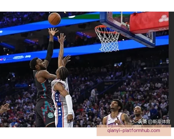 活塞时隔19年重夺东部第一 杜伦砍16+7 乔治20分助力球队胜76人